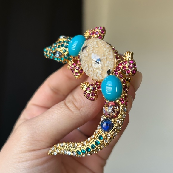 Alligator Rhinestone Brooch - Picture 2 of 5